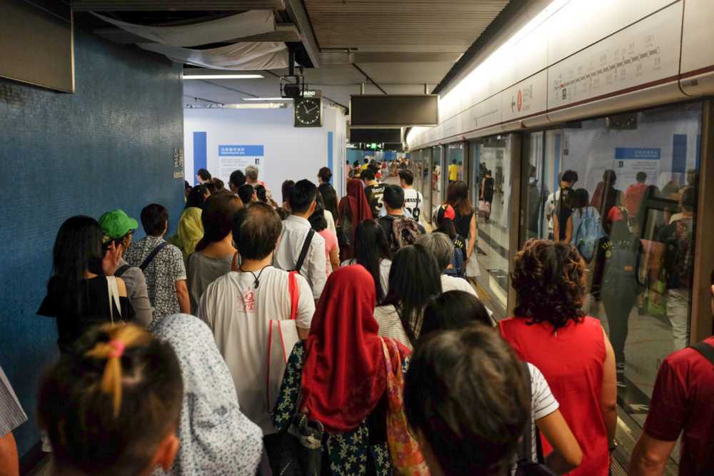 hong kong MTR crowd